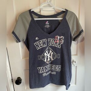 Majestic - Women's Yankee Baseball Tee